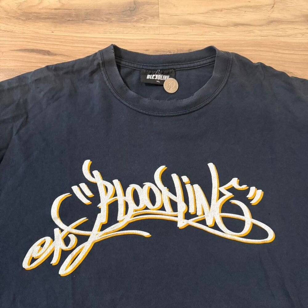Y2K 00s Faded Distressed Bloodline honor respect loyalty tee graffiti design XL